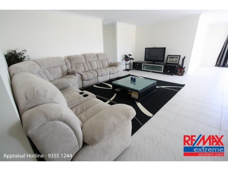 39 Hillhouse Way, Piara Waters WA 6112