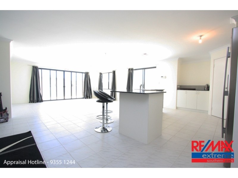39 Hillhouse Way, Piara Waters WA 6112