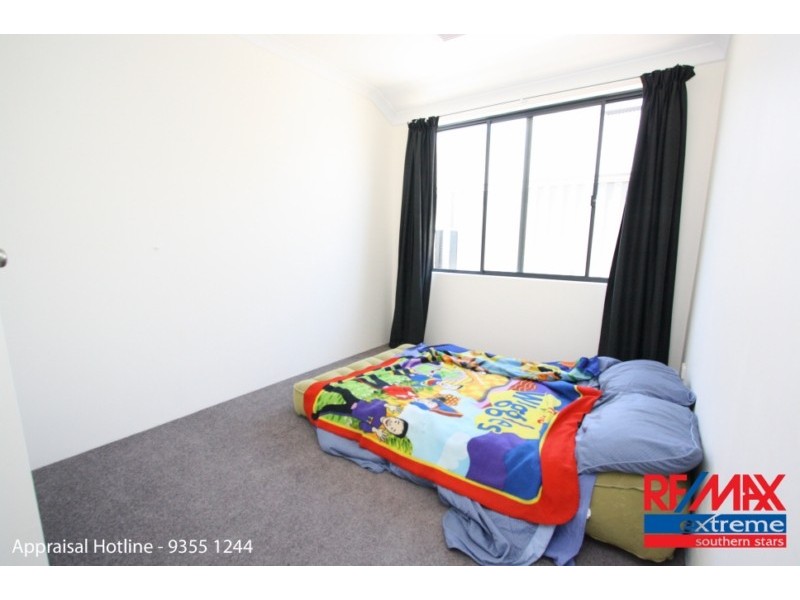 39 Hillhouse Way, Piara Waters WA 6112