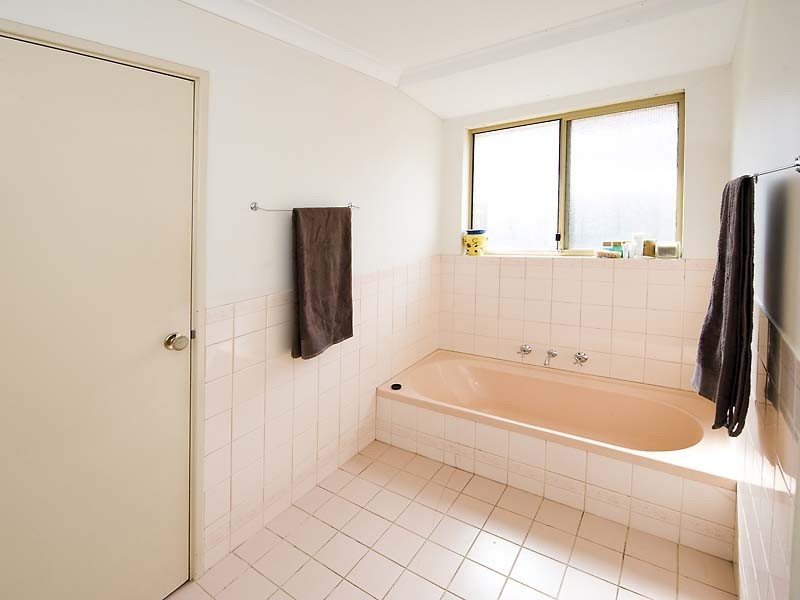 1  Skye Close, Camillo WA 6111