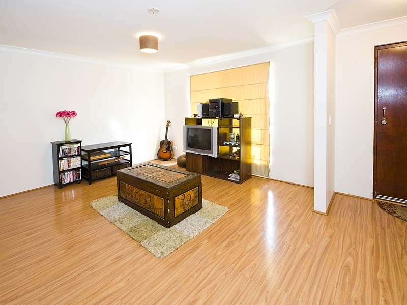1  Skye Close, Camillo WA 6111