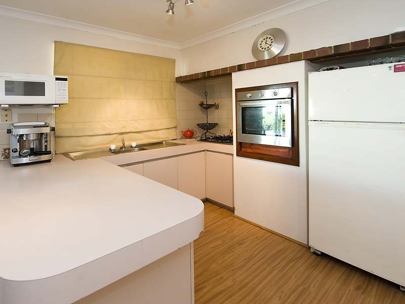 1  Skye Close, Camillo WA 6111