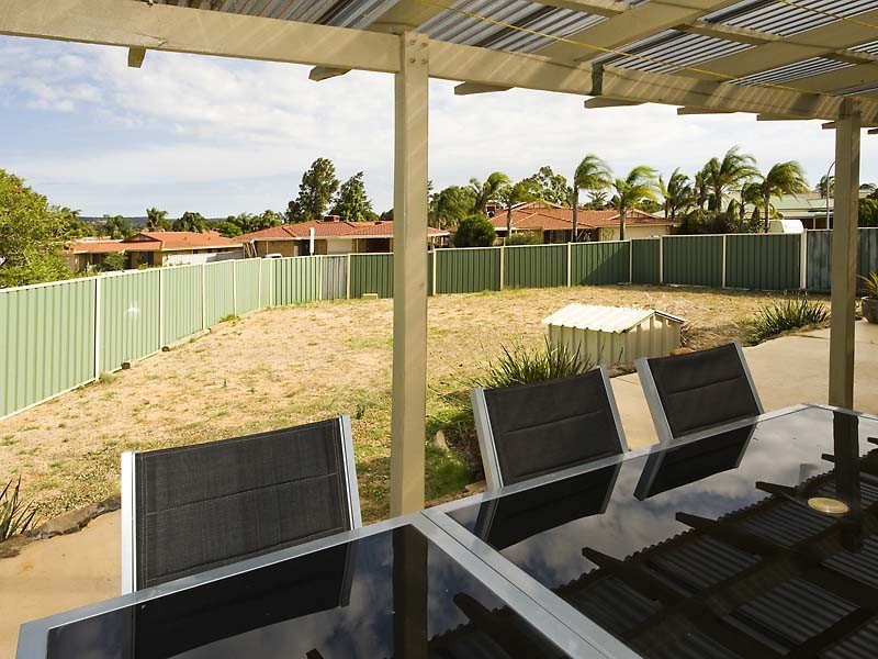 1  Skye Close, Camillo WA 6111