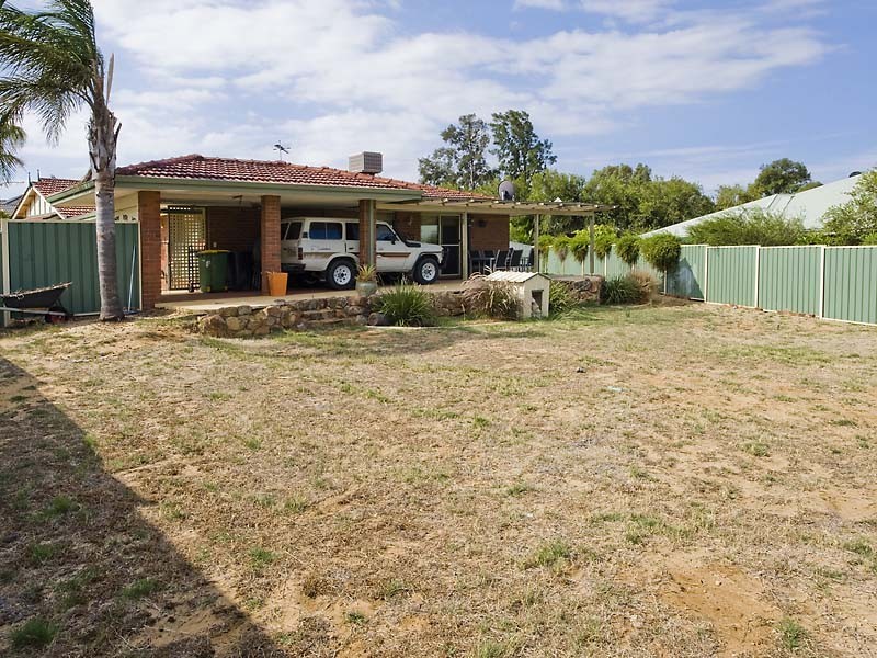 1  Skye Close, Camillo WA 6111