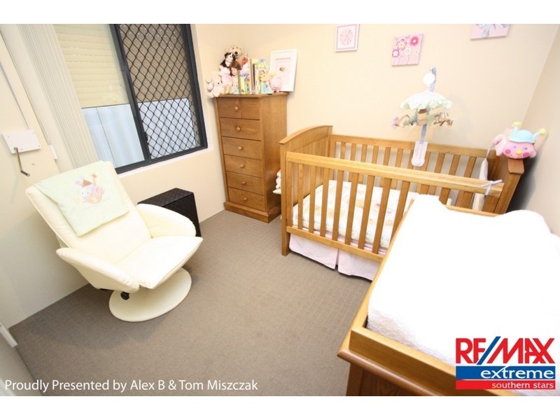 9/12 Stephen Street, Queens Park WA 6107