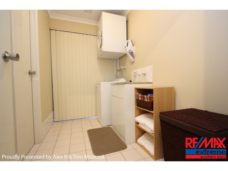 9/12 Stephen Street, Queens Park WA 6107