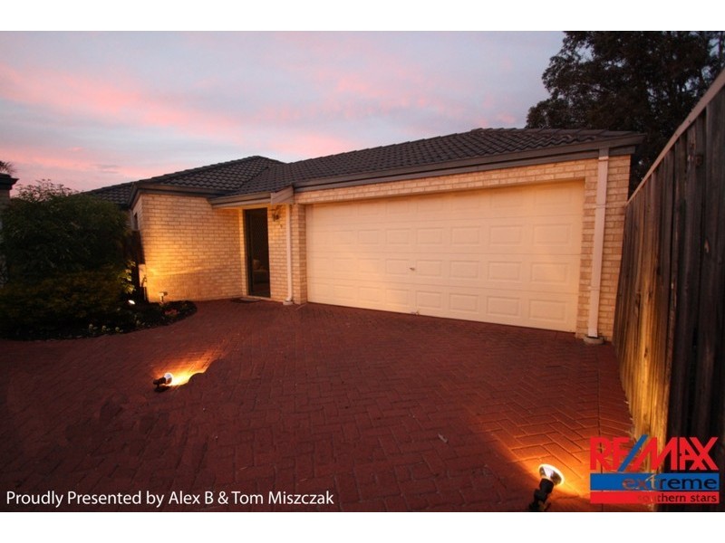 9/12 Stephen Street, Queens Park WA 6107