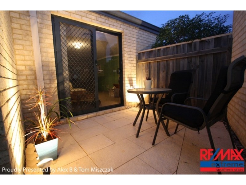 9/12 Stephen Street, Queens Park WA 6107