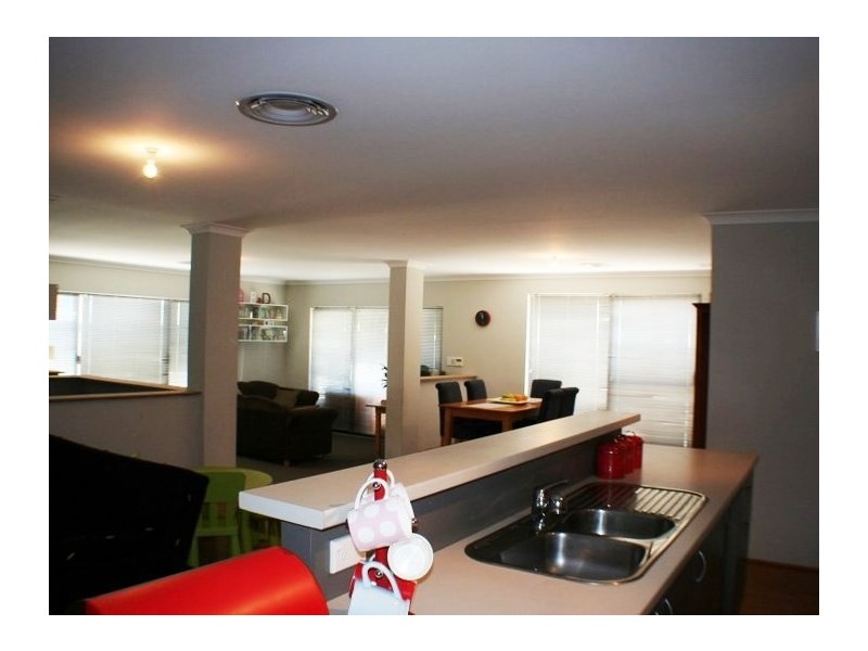 11 Taunton Mews, Leda WA 6170