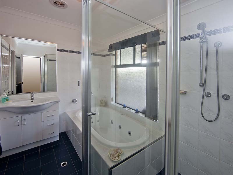 30 Yale Road, Thornlie WA 6108