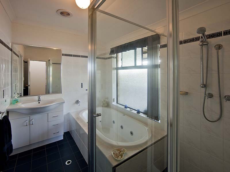 30 Yale Road, Thornlie WA 6108