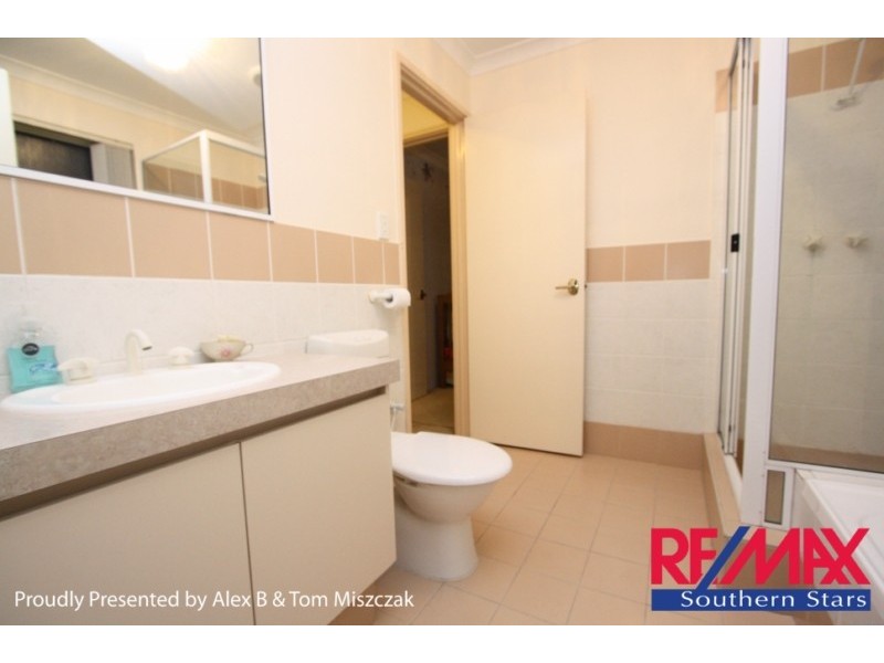 2/80 Centre St, Queens Park WA 6107