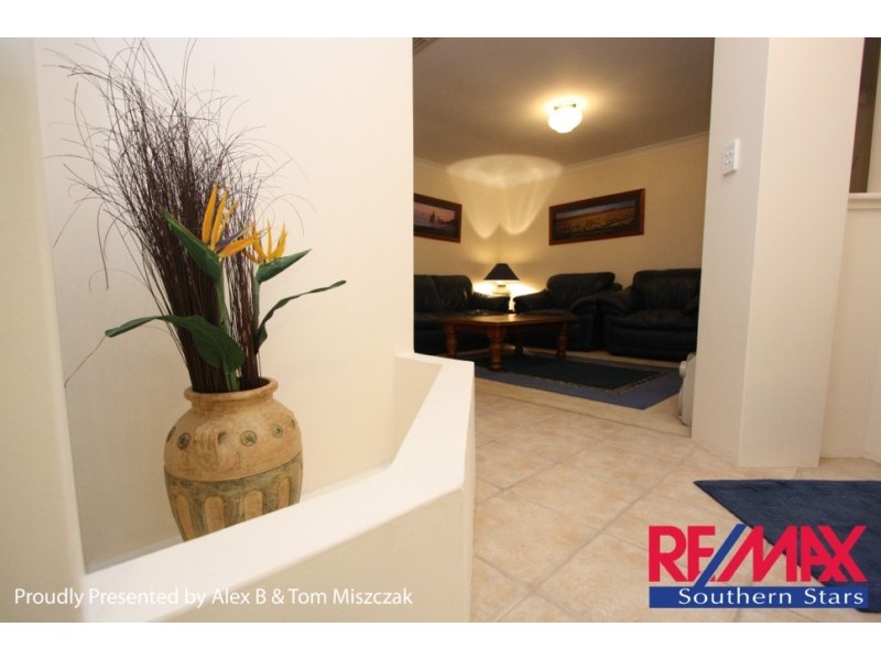 2/80 Centre St, Queens Park WA 6107