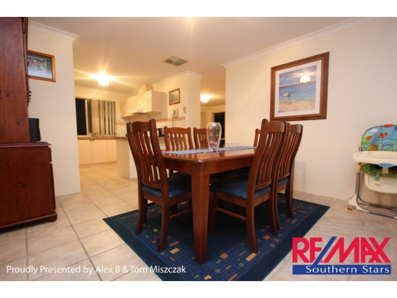 2/80 Centre St, Queens Park WA 6107