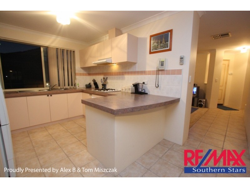 2/80 Centre St, Queens Park WA 6107