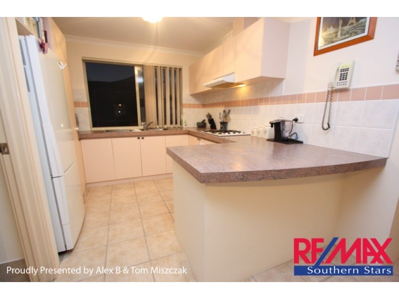 2/80 Centre St, Queens Park WA 6107