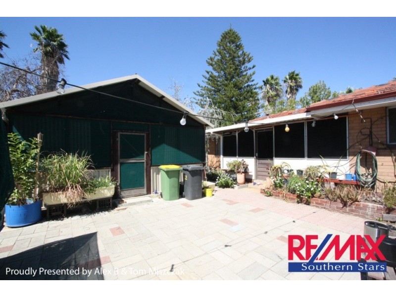 22 Mona Ave, Beckenham WA 6107