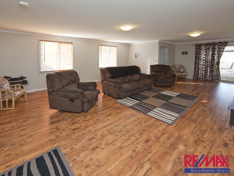 7 Oakfield Place, Kelmscott WA 6111