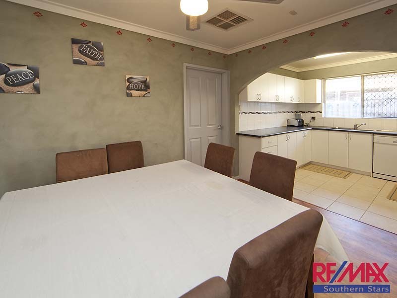 7 Oakfield Place, Kelmscott WA 6111