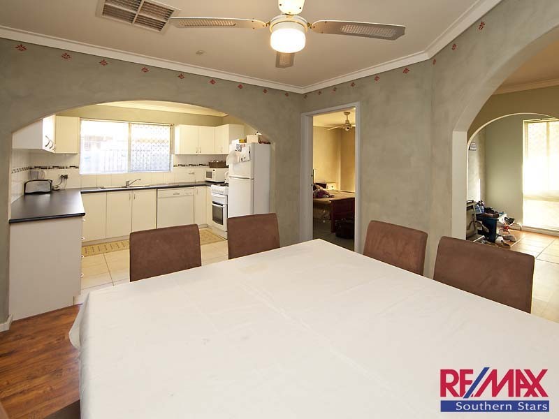7 Oakfield Place, Kelmscott WA 6111