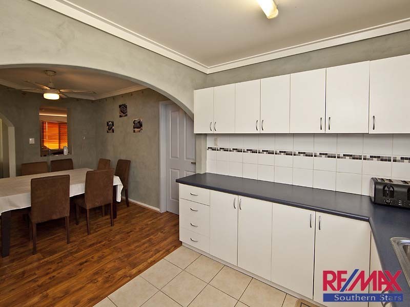 7 Oakfield Place, Kelmscott WA 6111
