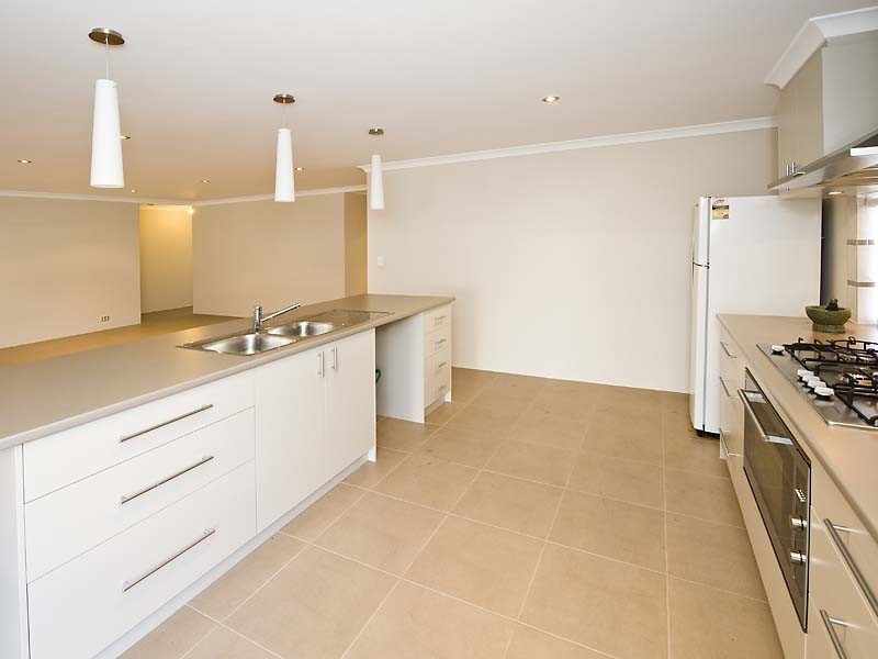 62  Hillhouse Way, Piara Waters WA 6112