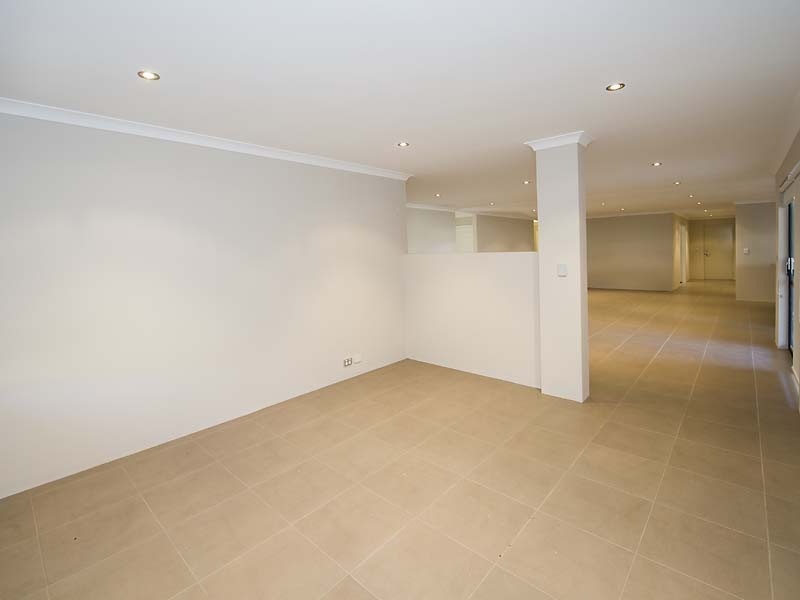 62  Hillhouse Way, Piara Waters WA 6112