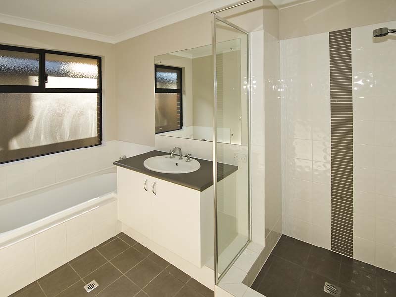 62  Hillhouse Way, Piara Waters WA 6112