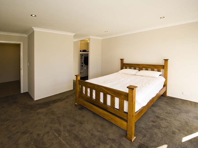 62  Hillhouse Way, Piara Waters WA 6112