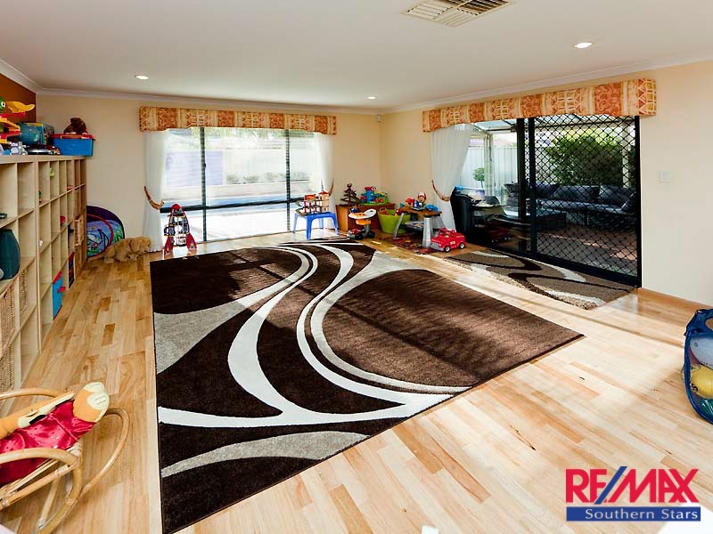 14 Barkley Loop, Canning Vale WA 6155