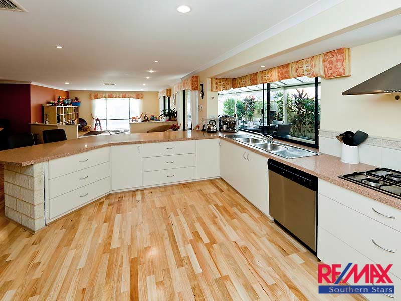 14 Barkley Loop, Canning Vale WA 6155