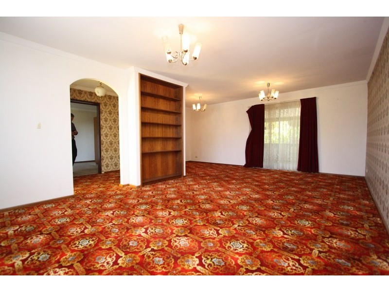 11 Sullivan Street, Beckenham WA 6107
