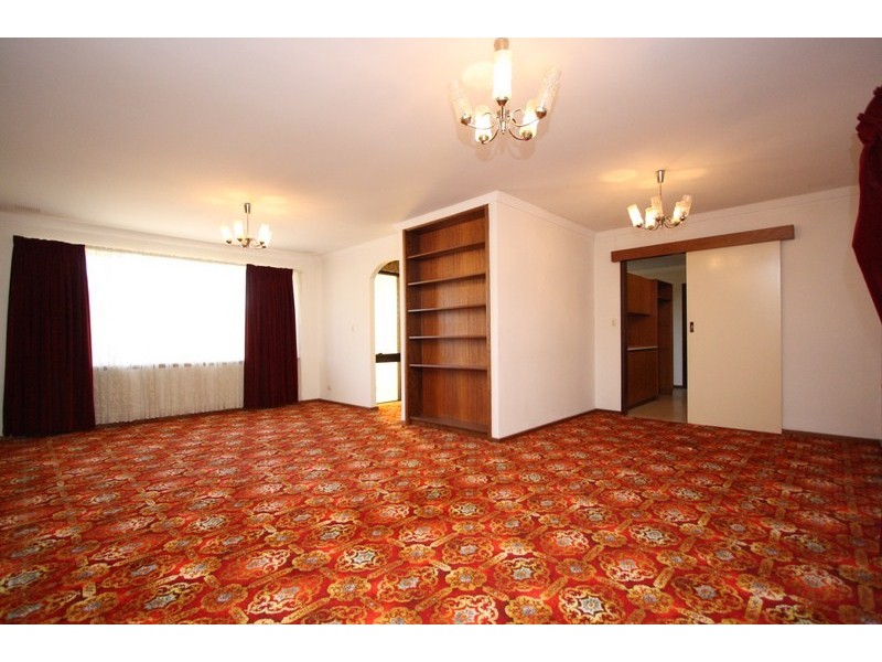 11 Sullivan Street, Beckenham WA 6107