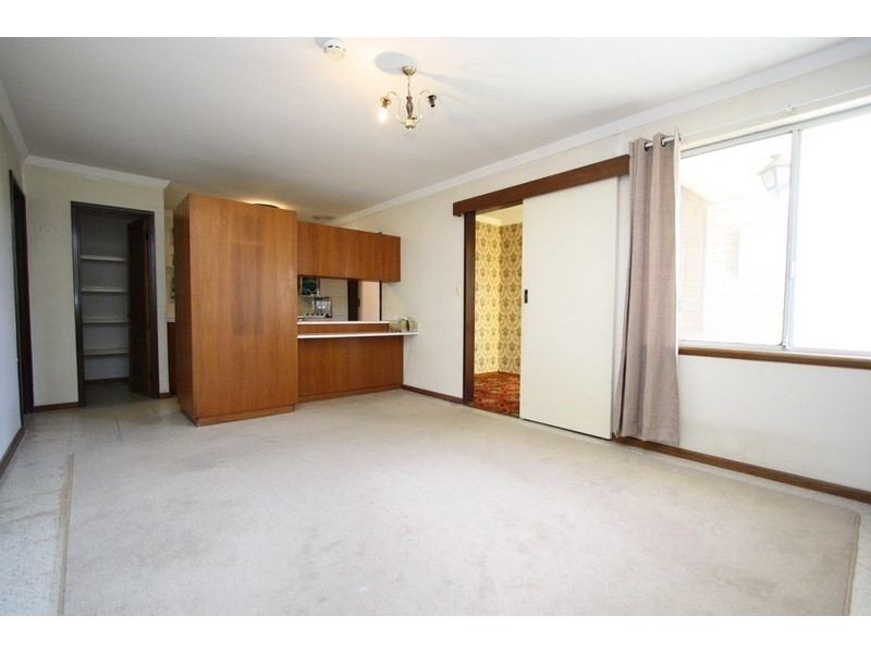 11 Sullivan Street, Beckenham WA 6107