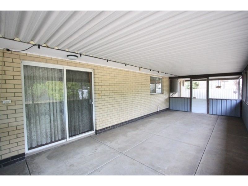 11 Sullivan Street, Beckenham WA 6107
