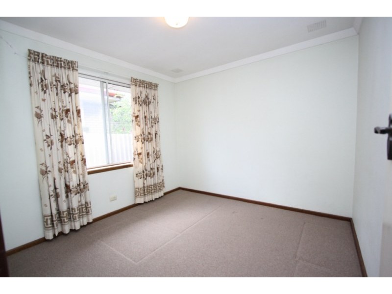 11 Sullivan Street, Beckenham WA 6107