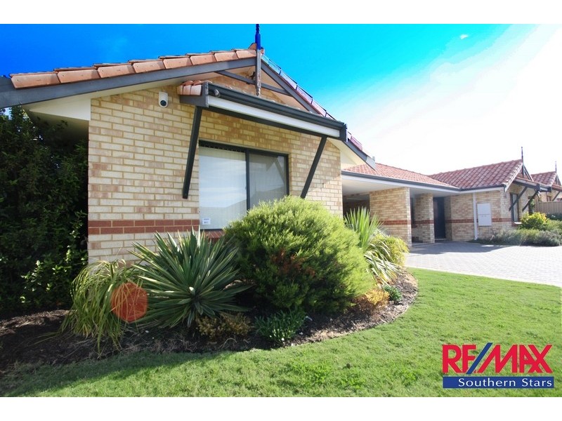 1/17 Beard Place, Queens Park WA 6107