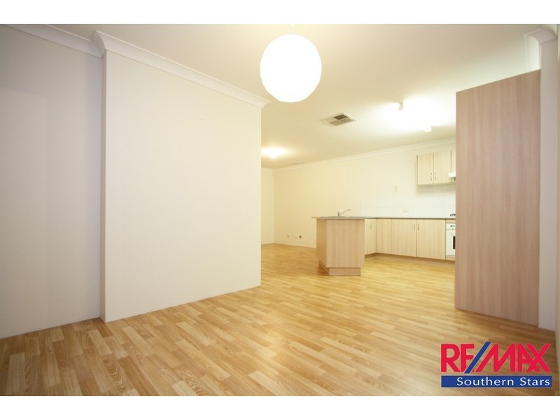 1/17 Beard Place, Queens Park WA 6107