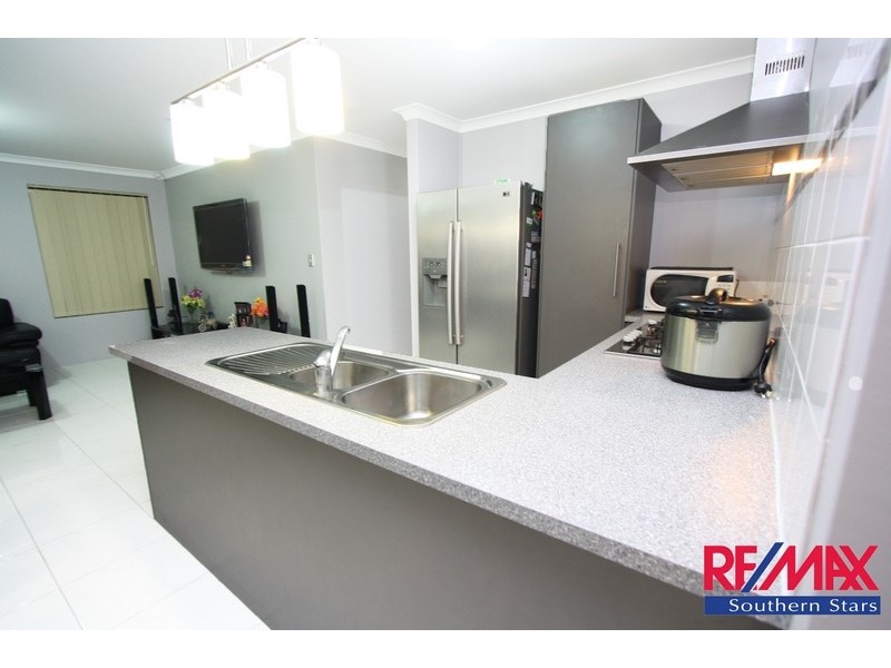12 Retchford Way, Queens Park WA 6107