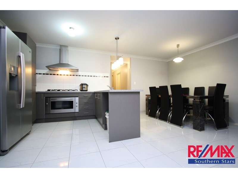 12 Retchford Way, Queens Park WA 6107