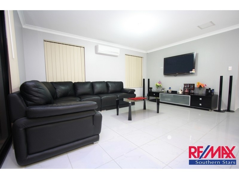 12 Retchford Way, Queens Park WA 6107