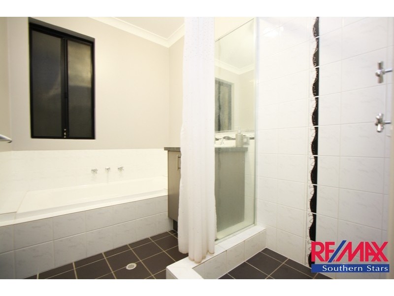 12 Retchford Way, Queens Park WA 6107