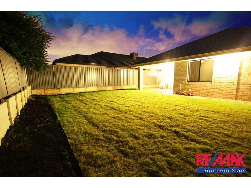 12 Retchford Way, Queens Park WA 6107