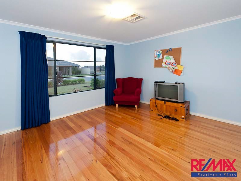 4 Morville Pass, Canning Vale WA 6155