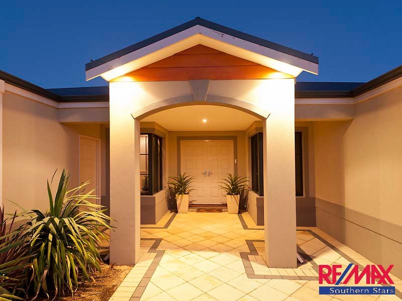 4 Morville Pass, Canning Vale WA 6155