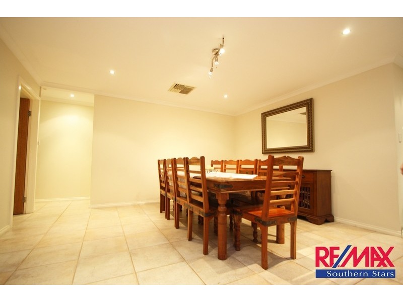 14 Forman Court, Queens Park WA 6107