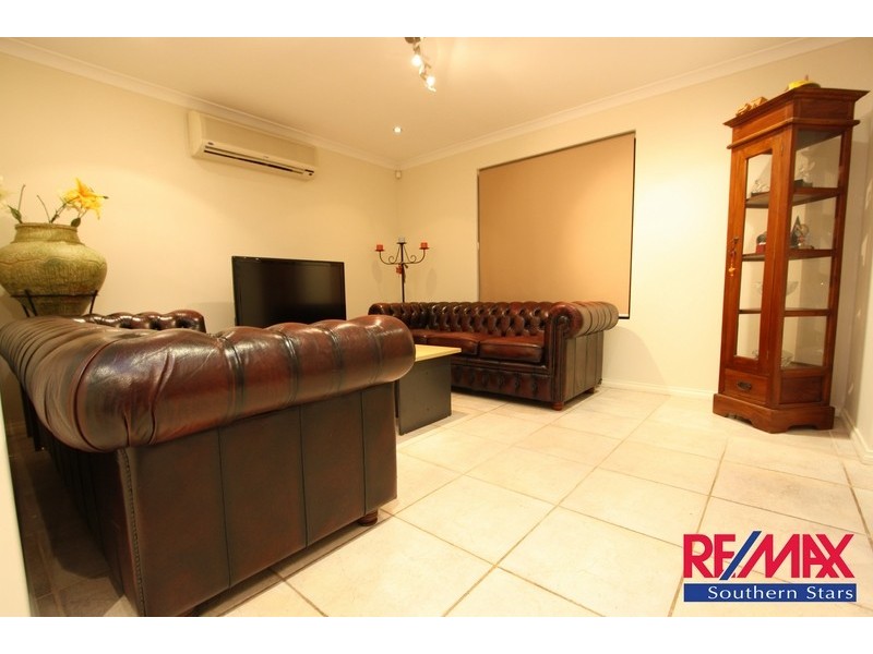 14 Forman Court, Queens Park WA 6107