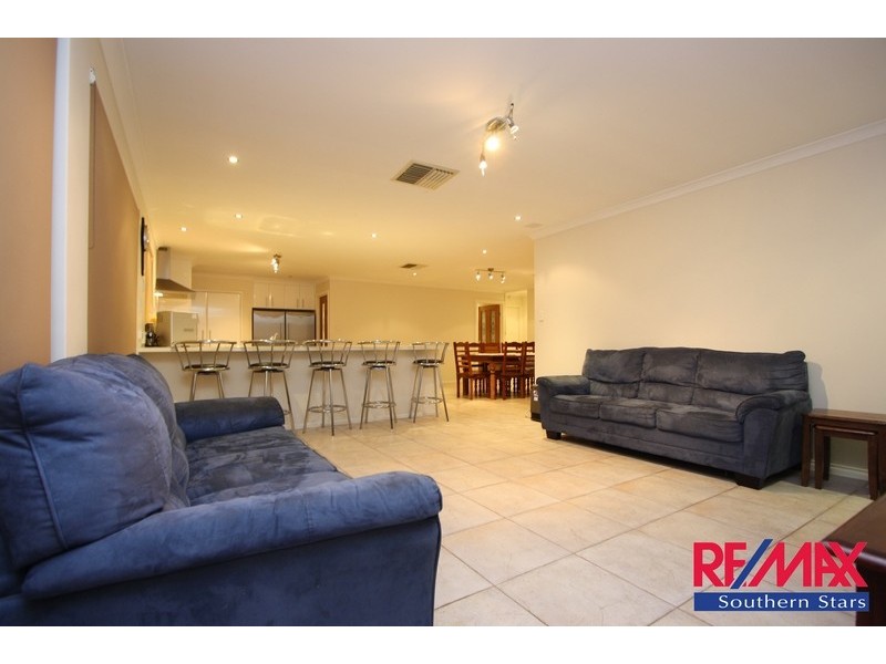 14 Forman Court, Queens Park WA 6107