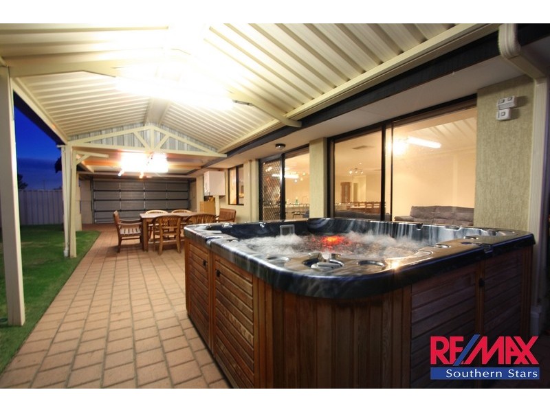 14 Forman Court, Queens Park WA 6107