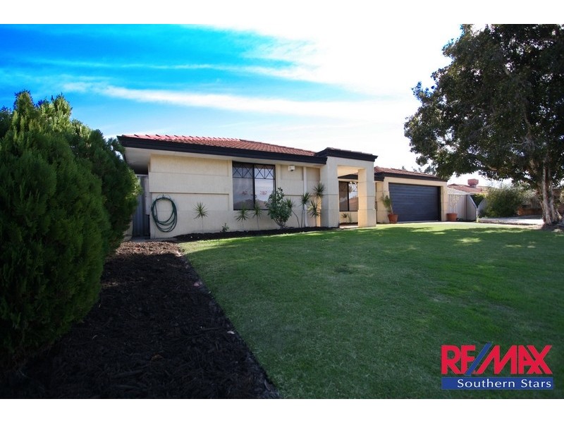 14 Forman Court, Queens Park WA 6107